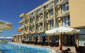 Aqua Dolphin Beach